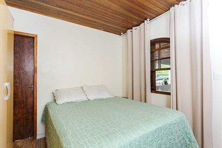 18_photo/94dcfad147.5afd90b9c05d4dec-ATLAS-a26fb9f4-3ad1-4e5c-b7d1-84edfefa7e1e.jpg de casa à venda com 5 quartos, 260m² em Boqueirão, Curitiba