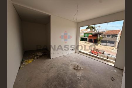 12_photo/94dcfad167.2f15d505e37c7ac5-ATLAS-c83a7c9b-143f-4eb3-a409-7816eaee905f.jpg de casa à venda com 3 quartos, 155m² em Boqueirão, Curitiba