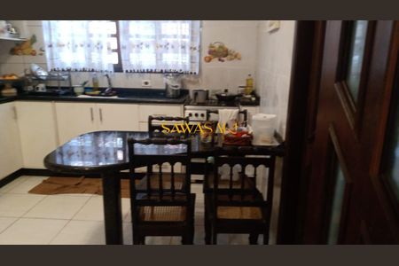 11_photo/94dcfad1c5.ef7c58586888ab74-ATLAS-72400a8a-5bd3-45dd-91d8-abf287d6b4cd.jpg de casa à venda com 3 quartos, 270m² em Uberaba, Curitiba