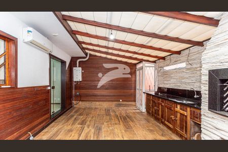 9_photo/94dcfad1df.0a7f7bca2ccc7405-ATLAS-5b8e29a8-517b-4c38-964c-54279a800b76.jpg de casa à venda com 4 quartos, 168m² em Uberaba, Curitiba