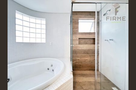 29_photo/94dcfad22b.8e241acf4c0e9a39-ATLAS-13edf38a-9d1b-48c4-bcad-e48216f3232d.jpg de casa à venda com 3 quartos, 210m² em Uberaba, Curitiba