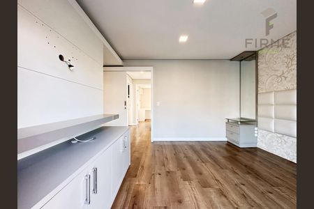 26_photo/94dcfad22b.8e241acf4c0e9a39-ATLAS-29d0f851-22de-4cc1-994e-75c8f4320e29.jpg de casa à venda com 3 quartos, 210m² em Uberaba, Curitiba