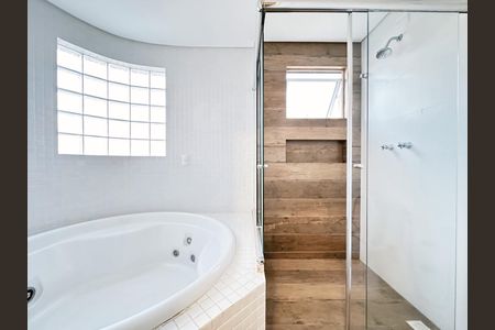 10_photo/94dcfad22b.8e241acf4c0e9a39-ATLAS-2b7a545d-ee92-47d4-a268-de65bcf88251.jpg de casa à venda com 3 quartos, 210m² em Uberaba, Curitiba