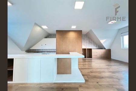 32_photo/94dcfad22b.8e241acf4c0e9a39-ATLAS-7cf8dd2b-b8ab-4db3-a05c-80dfd06dc169.jpg de casa à venda com 3 quartos, 210m² em Uberaba, Curitiba