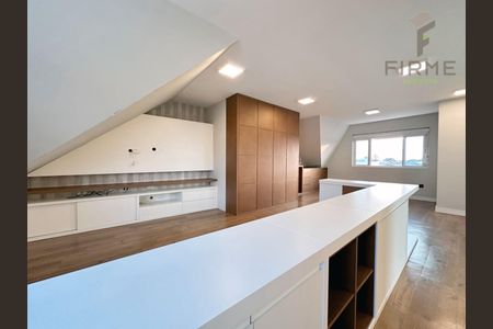 37_photo/94dcfad22b.8e241acf4c0e9a39-ATLAS-a566de3f-7f8d-458a-a49d-01c6472ebd4b.jpg de casa à venda com 3 quartos, 210m² em Uberaba, Curitiba