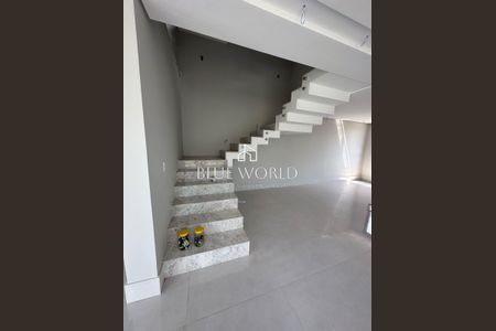 9_photo/94dcfad231.aa0f063c1fd7eb53-ATLAS-e8525955-0bbb-4b94-88af-3d206295942e.jpg de casa de condomínio à venda com 3 quartos, 226m² em Uberaba, Curitiba