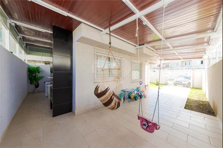 1_photo/94dcfad36d.32b376f14b665ac4-ATLAS-3d4477df-c968-4fa3-b23d-8f4134739b9e.jpg de casa à venda com 3 quartos, 112m² em Uberaba, Curitiba