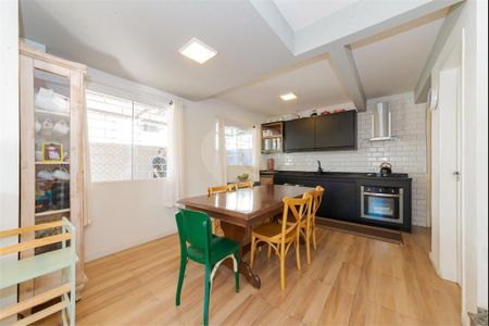 6_photo/94dcfad36d.32b376f14b665ac4-ATLAS-3d6be84d-4d1f-4756-b52e-883df82f624e.jpg de casa à venda com 3 quartos, 112m² em Uberaba, Curitiba