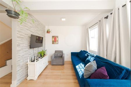 7_photo/94dcfad36d.32b376f14b665ac4-ATLAS-8fc3068f-98eb-43bb-98c4-a97c6c6d8c5f.jpg de casa à venda com 3 quartos, 112m² em Uberaba, Curitiba