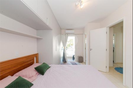 8_photo/94dcfad36d.32b376f14b665ac4-ATLAS-e9e1c198-fffe-4a03-bdf6-285856a9c7aa.jpg de casa à venda com 3 quartos, 112m² em Uberaba, Curitiba