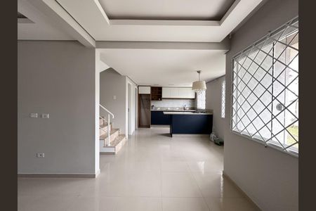 6_photo/94dcfad36d.65305d1007a65bb2-ATLAS-36fb9384-5cf1-48fa-876c-0dd1c5fe4790.jpg de casa à venda com 3 quartos, 99m² em Uberaba, Curitiba