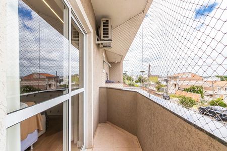 28_photo/94dcfad3a5.e1d2c46bde3eb79c-ATLAS-17906761-81b1-426a-a98d-de958488afb6.jpg de casa à venda com 3 quartos, 130m² em Uberaba, Curitiba