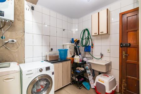 15_photo/94dcfad3a5.e1d2c46bde3eb79c-ATLAS-baaf56af-cb8a-4f7c-bc00-4349d9baf699.jpg de casa à venda com 3 quartos, 130m² em Uberaba, Curitiba