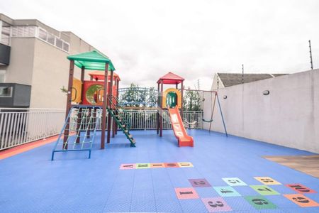 37_photo/94dcfad3b5.f3799f84f263c902-ATLAS-5969cf2e-9cb0-4f98-8db3-dd9b4debb157.jpg de casa à venda com 3 quartos, 296m² em Uberaba, Curitiba