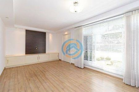 16_photo/94dcfad63b.201b5df007c8fb6e-ATLAS-c48f0a81-0d09-4a70-9cbc-1a04aed7091e.jpg de casa à venda com 4 quartos, 250m² em Boqueirão, Curitiba