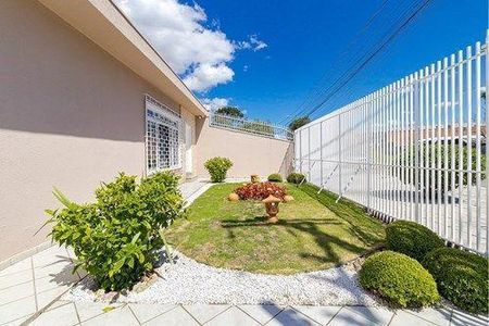 5_photo/94dcfad63b.f1ebba836060b494-ATLAS-2a39ea7a-d577-4f97-956d-4d2aea843592.jpg de casa à venda com 4 quartos, 250m² em Boqueirão, Curitiba