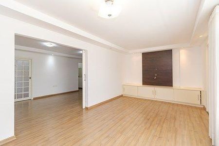 15_photo/94dcfad63b.f1ebba836060b494-ATLAS-cf7a74f6-6dc1-4493-9e8d-e8a657055600.jpg de casa à venda com 4 quartos, 250m² em Boqueirão, Curitiba