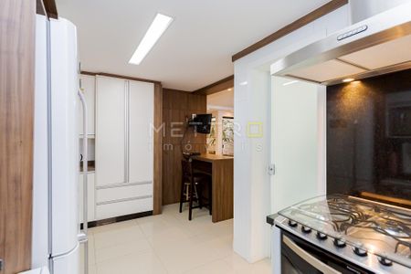 5_photo/94dcfae033.b0a88cb1fafa113c-ATLAS-2313d056-ba2d-4f6b-8dcf-736f1c9daf84.jpg de casa à venda com 4 quartos, 291m² em Hauer, Curitiba