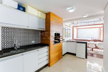 3_photo/94dcfae033.b0a88cb1fafa113c-ATLAS-43201e09-202c-4d6a-a8a6-a1417105848d.jpg de casa à venda com 4 quartos, 291m² em Hauer, Curitiba