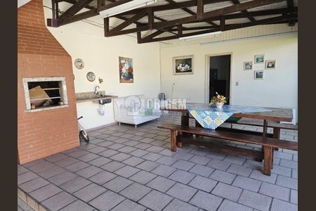 4_photo/94dcfae7b9.918d0294a17b71ef-ATLAS-563c28f9-d7b5-4063-b6cc-cebb70df69c1.jpg de casa para alugar com 3 quartos, 250m² em Hauer, Curitiba