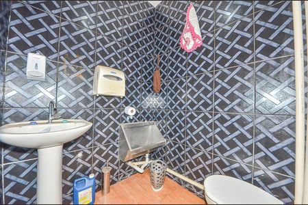 13_photo/94dcfaeda9.5820dc4e695f5414-ATLAS-9be1cea9-fe81-4b5e-8027-d49f89008d3c.jpg de casa à venda com 2 quartos, 340m² em Boqueirão, Curitiba