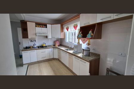 6_photo/94dcfaf213.c5a7f4bba314faf6-ATLAS-2882ec61-761b-49e3-b20e-00db015577f9.jpg de casa à venda com 4 quartos, 175m² em Boqueirão, Curitiba