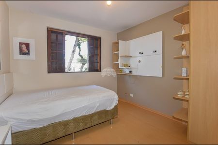 5_photo/94dcfaf89f.6d6ec593cb442cc5-ATLAS-bdfa409d-42cd-4eca-83cd-81458df5d485.jpg de casa à venda com 3 quartos, 101m² em Boqueirão, Curitiba