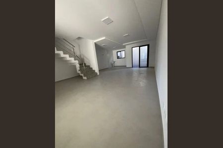 5_photo/94dcfaf8cb.18eb178d0f4efb27-ATLAS-a60aed51-b893-4494-b3ef-edc399178a6d.jpg de casa à venda com 3 quartos, 125m² em Boqueirão, Curitiba