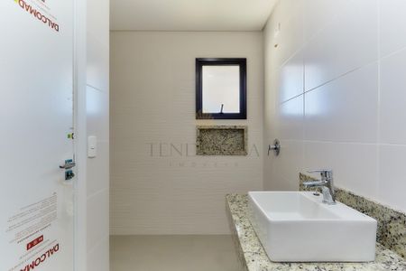 14_photo/94dcfaf8cb.da96a1a17422ca13-ATLAS-99bad24f-e07b-44a4-b51e-f3c4ac3ca1bc.jpg de casa à venda com 3 quartos, 108m² em Boqueirão, Curitiba