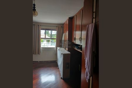 4_photo/94dcfaf957.3ca1daabe0acd848-ATLAS-6bc26dfd-76e6-488f-bf78-427def63c583.jpg de casa à venda com 3 quartos, 160m² em Boqueirão, Curitiba