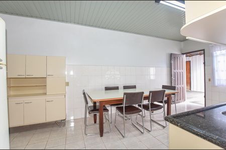 8_photo/94dcfaf963.b8431a6ebd16bbe9-ATLAS-41cb0d35-00b2-4587-aa49-300692500a2d.jpg de casa à venda com 3 quartos, 166m² em Boqueirão, Curitiba