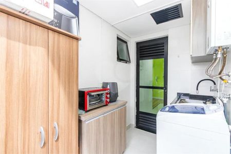 17_photo/94dcfafa1b.0f81dd1a9a4f6ffb-ATLAS-c0e73930-c9e4-4bb4-a36b-479857876dd9.jpg de apartamento à venda com 2 quartos, 60m² em Boqueirão, Curitiba