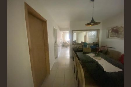 5_photo/94dcfafc55.f57be48fad3c3dec-ATLAS-7f1fced0-75d3-41c6-b936-d6c71b568afa.jpg de casa à venda com 4 quartos, 156m² em Boqueirão, Curitiba