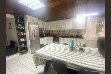 8_photo/94dcfafc55.f57be48fad3c3dec-ATLAS-cfe6c437-df02-4e14-b214-11d71bfdafc7.jpg de casa à venda com 4 quartos, 156m² em Boqueirão, Curitiba