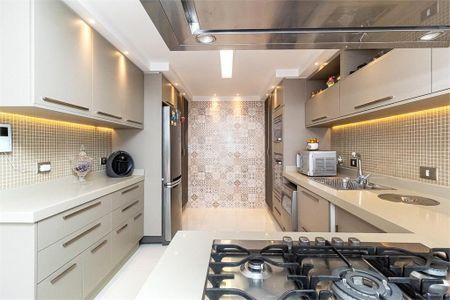 6_photo/94dcfb014f.3c69d957acbface1-ATLAS-eb4e5953-87a8-4ea4-9ab8-c298cbc999f5.jpg de casa à venda com 5 quartos, 480m² em Boqueirão, Curitiba