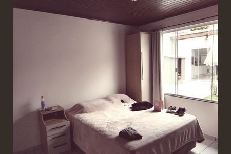 14_photo/94dcfb031b.b2c1f66c79c6256c-ATLAS-d50d7f03-09fa-4454-94cf-59f3e3b1d043.jpg de casa à venda com 3 quartos, 170m² em Boqueirão, Curitiba