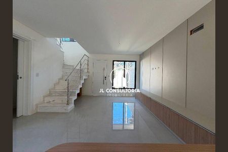 32_photo/94dcfb039d.a38daf93dbbeec94-ATLAS-22b7779d-7d09-4288-a024-b4fc22bbedcf.jpg de casa à venda com 3 quartos, 168m² em Boqueirão, Curitiba