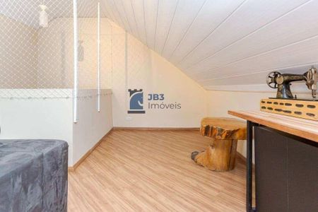 7_photo/94dcfb0617.235b0d64cbaeeb21-ATLAS-3f5f97bd-e3de-4707-b7be-4c3db164e934.jpg de casa à venda com 3 quartos, 88m² em Alto Boqueirão, Curitiba