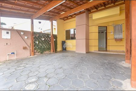 8_photo/94dcfb063b.f2cd5d3837201480-ATLAS-9c76a838-87de-43cd-b81f-c1460a611962.jpg de casa à venda com 3 quartos, 109m² em Alto Boqueirão, Curitiba