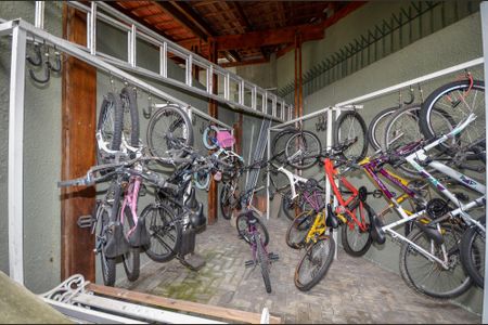 5_photo/94dcfb0653.521465a1a6cc0fb0-ATLAS-2fcde5a8-4a39-45e0-be89-bf1ff578fb81.jpg de casa à venda com 3 quartos, 160m² em Alto Boqueirão, Curitiba