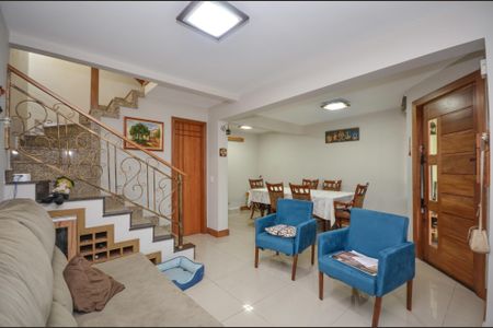 8_photo/94dcfb0653.521465a1a6cc0fb0-ATLAS-acb6b08d-c270-4c53-98fc-e076222865a2.jpg de casa à venda com 3 quartos, 160m² em Alto Boqueirão, Curitiba