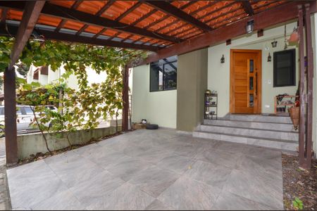 3_photo/94dcfb0653.521465a1a6cc0fb0-ATLAS-e7c9dfd1-691c-42bf-b4fe-21fe91126369.jpg de casa à venda com 3 quartos, 160m² em Alto Boqueirão, Curitiba