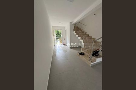 7_photo/94dcfb06cd.8ca146e4695ff152-ATLAS-3d59d9af-4c40-4900-bdd4-112aa9db66b1.jpg de casa à venda com 3 quartos, 108m² em Boqueirão, Curitiba