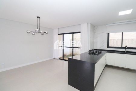 11_photo/94dcfb0745.4a8fb705dfdf76a3-ATLAS-e0b3eeb0-2e56-4f04-aca3-c4cfad309298.jpg de casa à venda com 3 quartos, 285m² em Xaxim, Curitiba