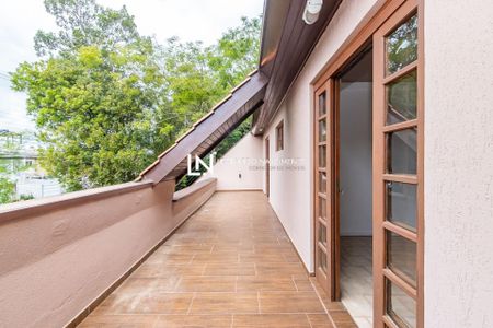 7_photo/94dcfb0865.f14d7a494a64fc38-ATLAS-0a245abb-ea1c-4d19-b9c5-8dd8b8e8d6a0.jpg de casa à venda com 4 quartos, 390m² em Alto Boqueirão, Curitiba