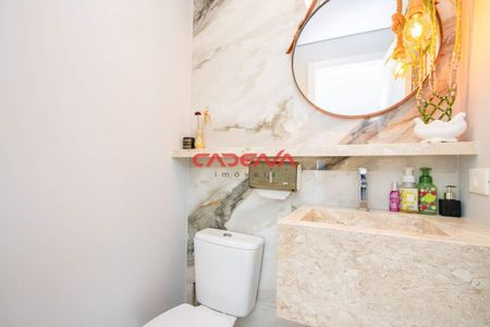 4_photo/94dcfb0879.e6f02a1e96aef2b1-ATLAS-a1e3ec2e-30da-4306-b3bc-bfae9126c1ef.jpg de casa à venda com 3 quartos, 180m² em Alto Boqueirão, Curitiba