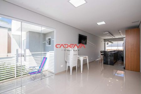 10_photo/94dcfb0879.e6f02a1e96aef2b1-ATLAS-f25cf6b5-a0ff-45ea-8ae9-38d647fa1db2.jpg de casa à venda com 3 quartos, 180m² em Alto Boqueirão, Curitiba