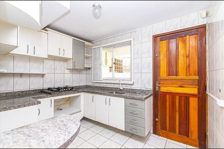 26_photo/94dcfb0941.c1dc00249eefaead-ATLAS-1c60ce4e-eb75-4c87-940f-62635a4167c0.jpg de casa à venda com 3 quartos, 63m² em Xaxim, Curitiba