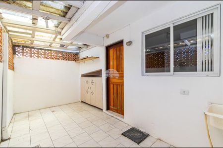 33_photo/94dcfb0941.c1dc00249eefaead-ATLAS-60f1b69a-a570-484a-93d9-cd0e364e383f.jpg de casa à venda com 3 quartos, 63m² em Xaxim, Curitiba