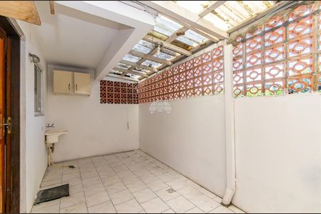 31_photo/94dcfb0941.c1dc00249eefaead-ATLAS-8313fc06-d745-49eb-8d73-69b30bb76ff3.jpg de casa à venda com 3 quartos, 63m² em Xaxim, Curitiba